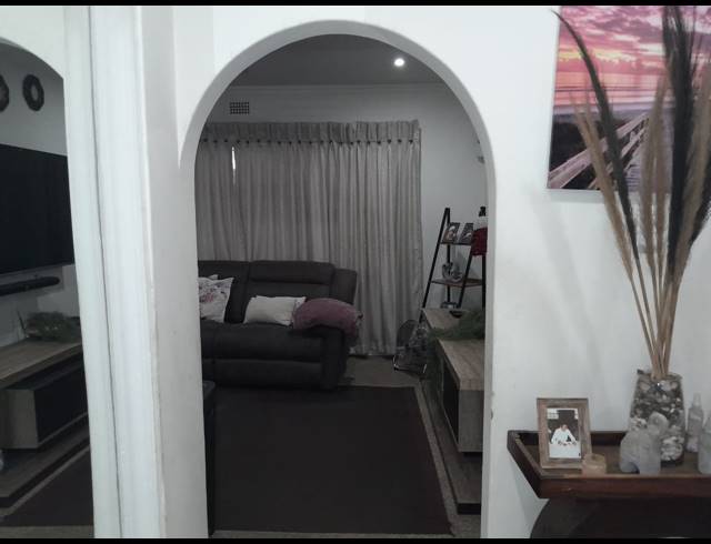 3 BEDROOM HOUSE FOR SALE IN BONANNE